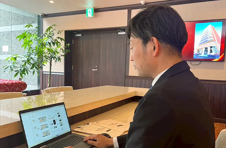 賃貸管理部　次長